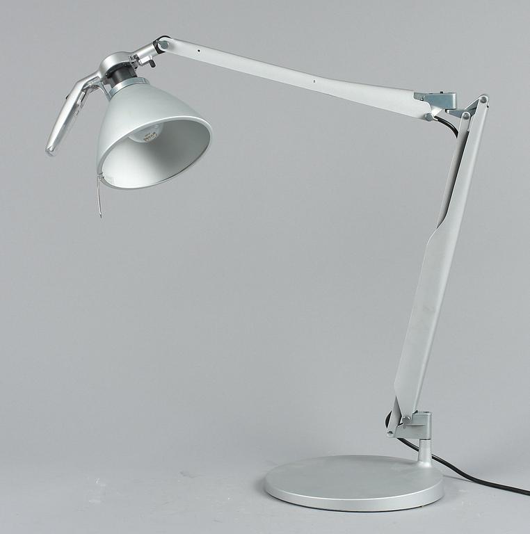 SKRIVBORDSLAMPA, "Fortebraccio D33" Design Alberto Meda o Paulo Rizzatto Luceplan.