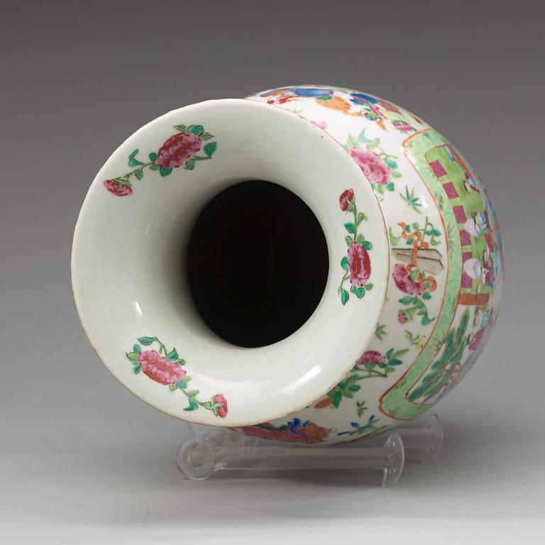 A famille rose Canton vase, Qing dynasty, 19th Century.