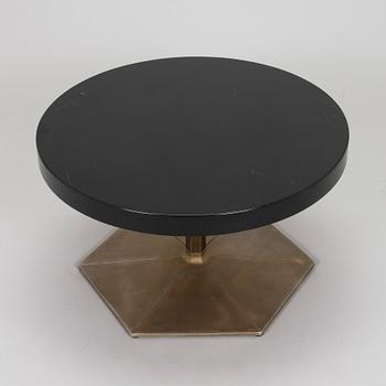 Voitto Haapalainen, fåtölj, "Prisma T-66", samt bord, Tehokaluste Oy 1970-tal.