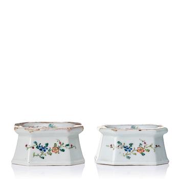 A pair of famille rose armorial salts, Qing dynasty, Qianlong (1736-95).