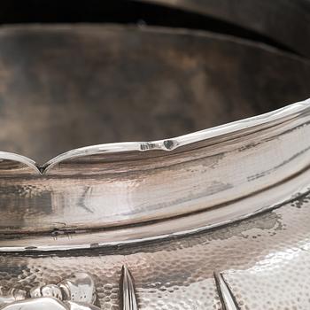 An Arthur & Bond sterling silver flower pot, Yokohama, late Meiji-era, circa 1900.