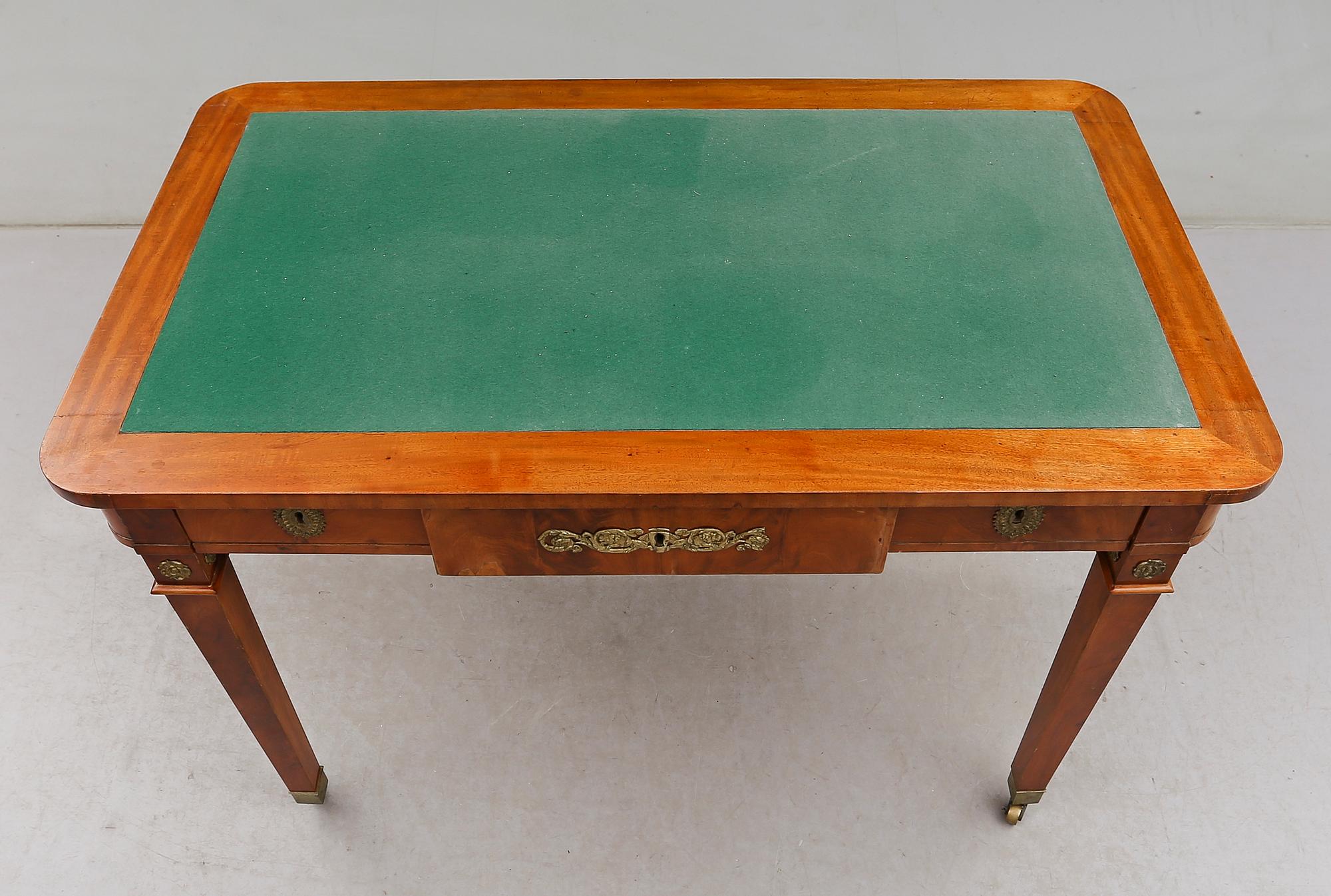 SKRIVBORD, Karl Johan, 1800-talets första hälft.