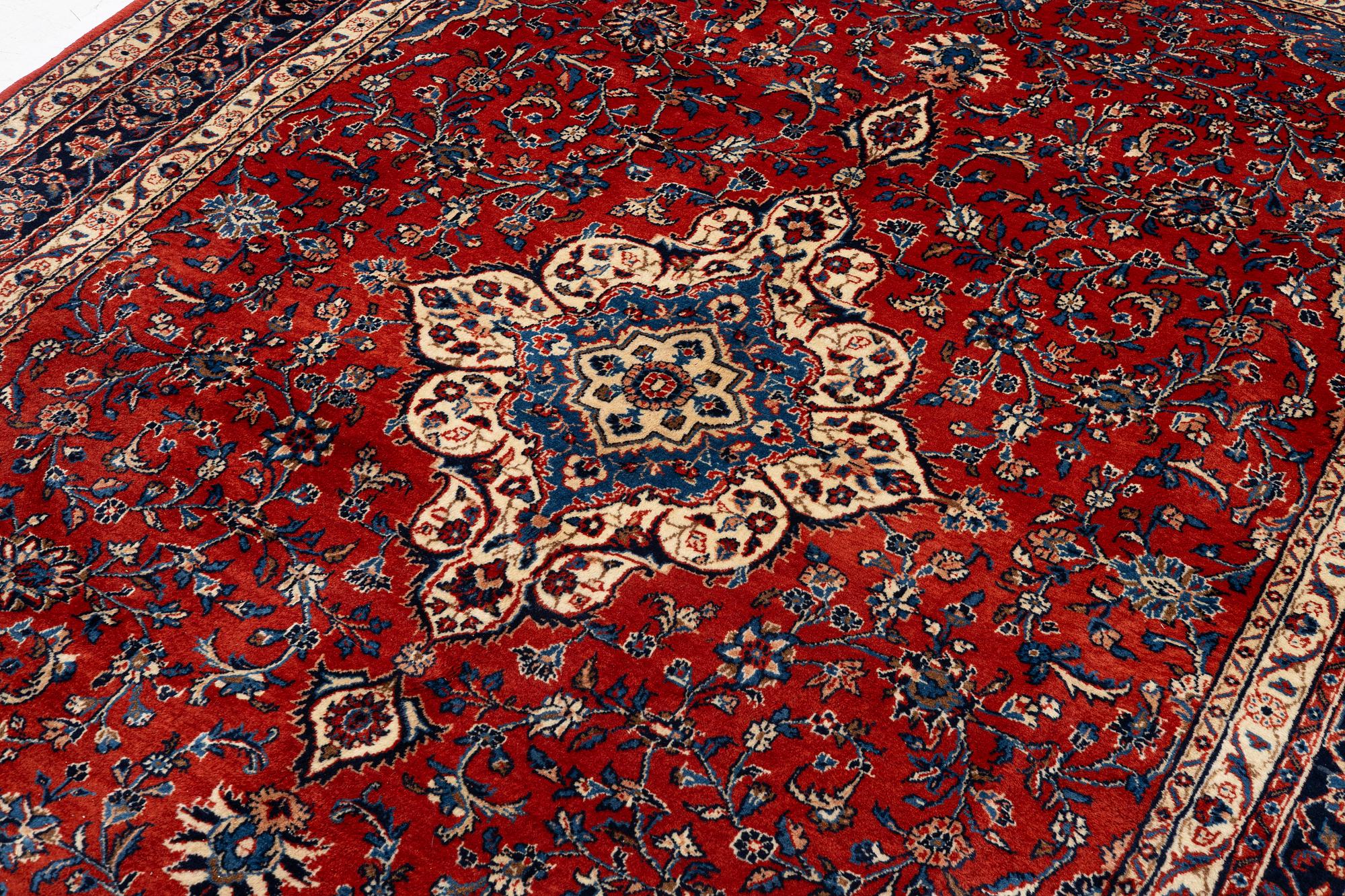 An Afshar carpet approx. 288 x 205 cm.