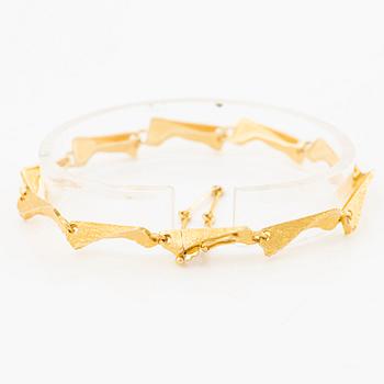 Lapponia, Björn Weckström, bracelet, “Fjällbäck”, 18K gold.