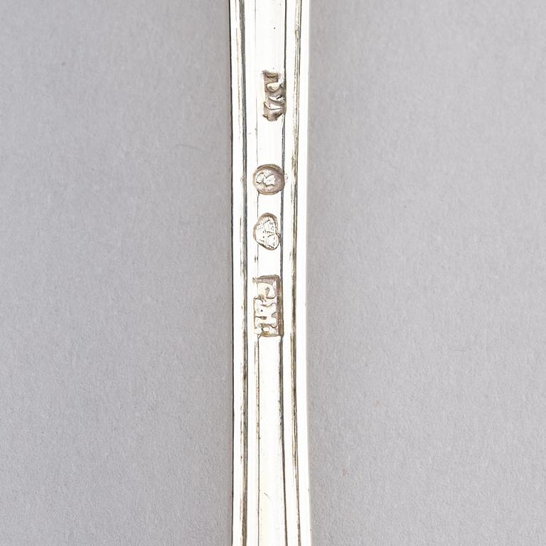 Gustaf Möllenborg, sockerskål med lock samt ströare, silver, Stockholm, 1834. Empire.