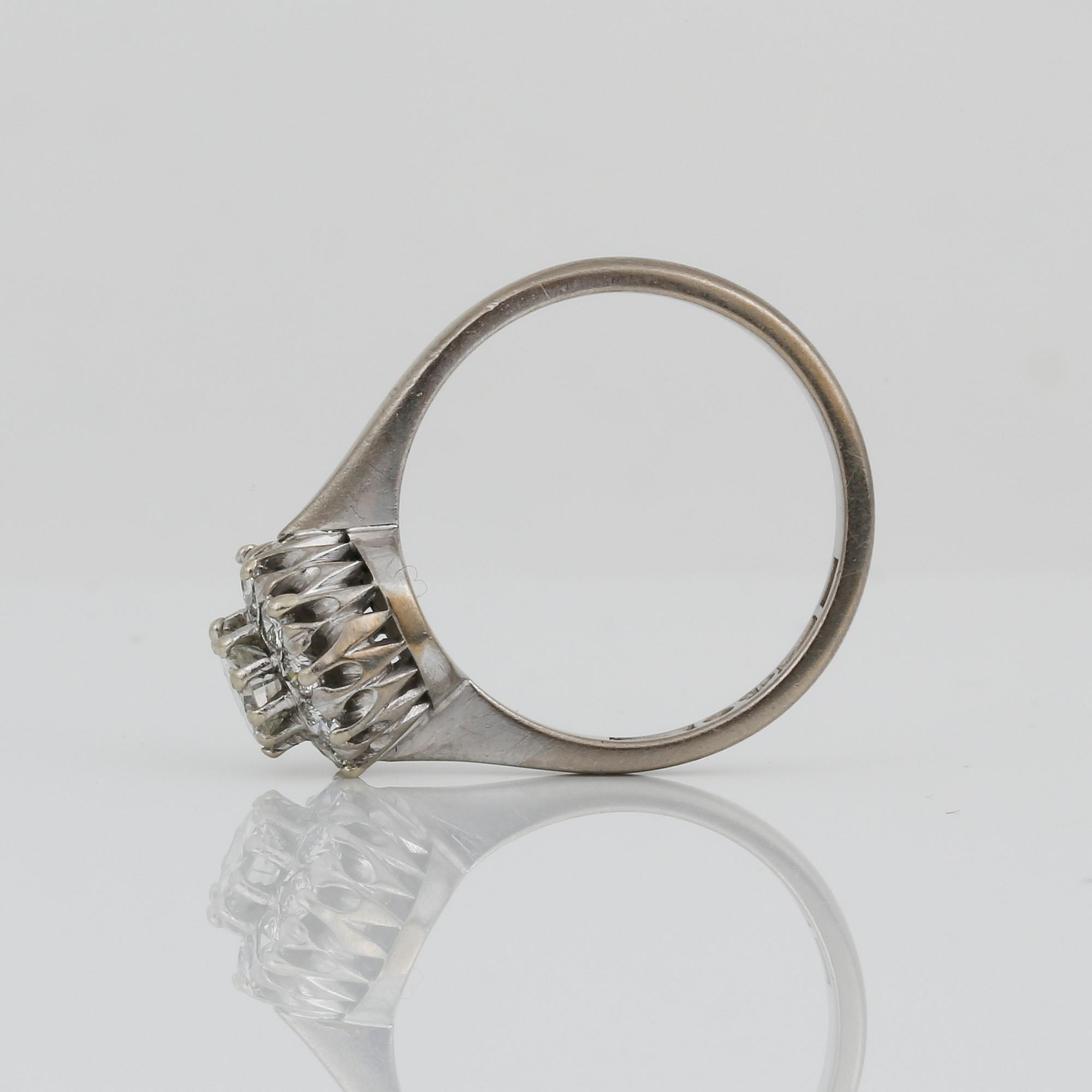 RING, 18K vitguld och briljantslipade diamanter, tot ca 0,98 ct, Åhlén & Samuelsson, Stockholm, 1966. Vikt ca 4,07 g.