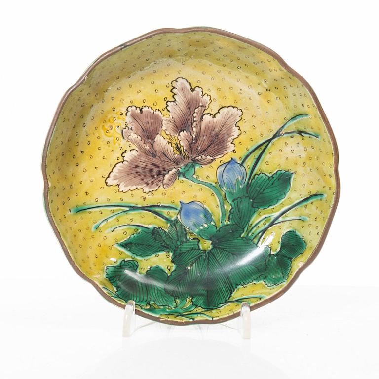 Skålfat, Kutani, "Yoshidaya revival", Edo, tidigt 1800-tal.