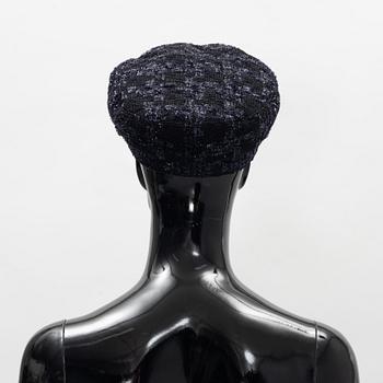 Chanel, a wool mix bouclé hat, size S.