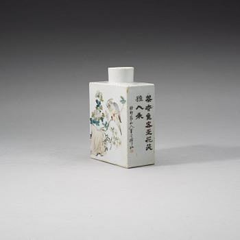 A large enameled tea caddy, Qing dynasty, signed Su Shengyuan and dated in the year of Yiyou (1885).