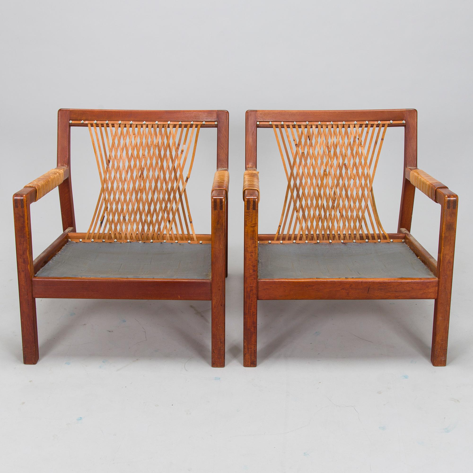 Carl Gustaf Hiort af Ornäs, Nojatuolipari, "Rialto", Puunveisto Oy - Träsnideri Ab, 1900-luvun puoliväli.