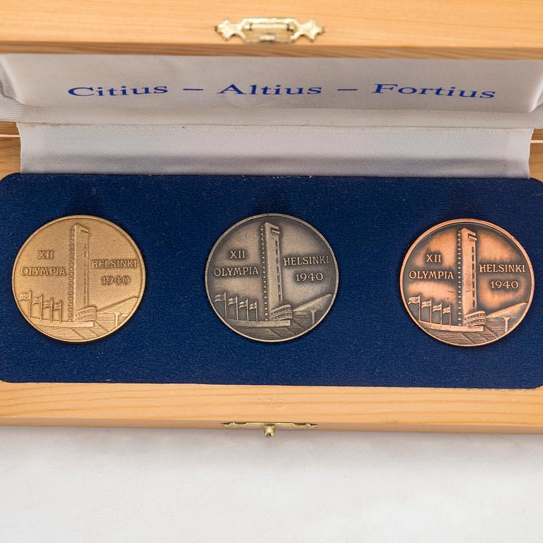 Commemorative medals in a box, 3 pcs, Olympic Games Helsinki 1940, Hopeatehdas Oy.