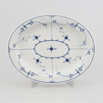 A large 'Blue Fluted Plain'/'Musselmalet' porcelain serving dish, Royal Copenhagen, 1820-50.