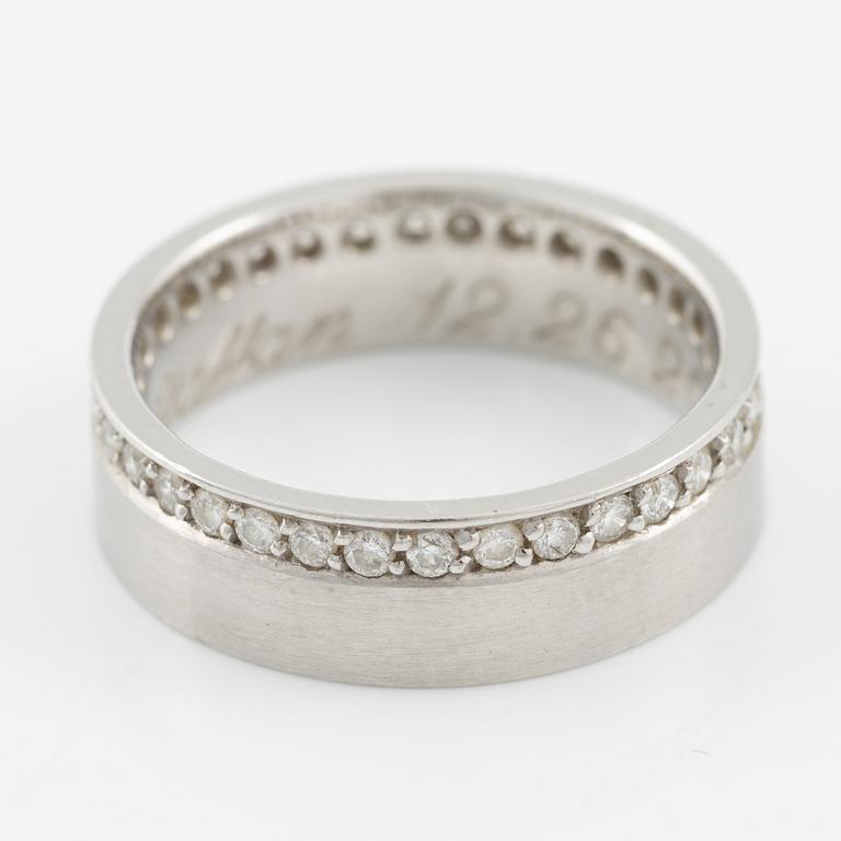 Ring, platinum with smaller brilliant-cut diamonds.