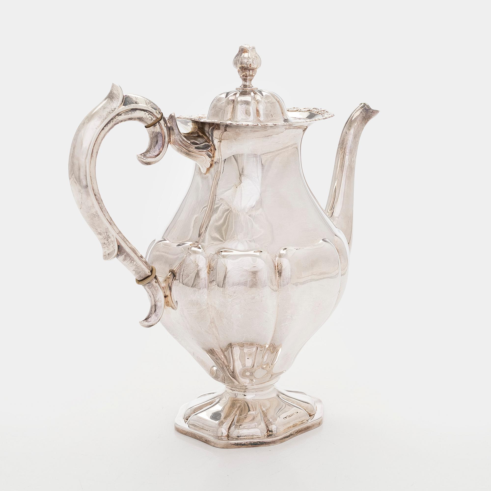 A silver coffee pot, Kultakeskus Hämeenlinna 1954.