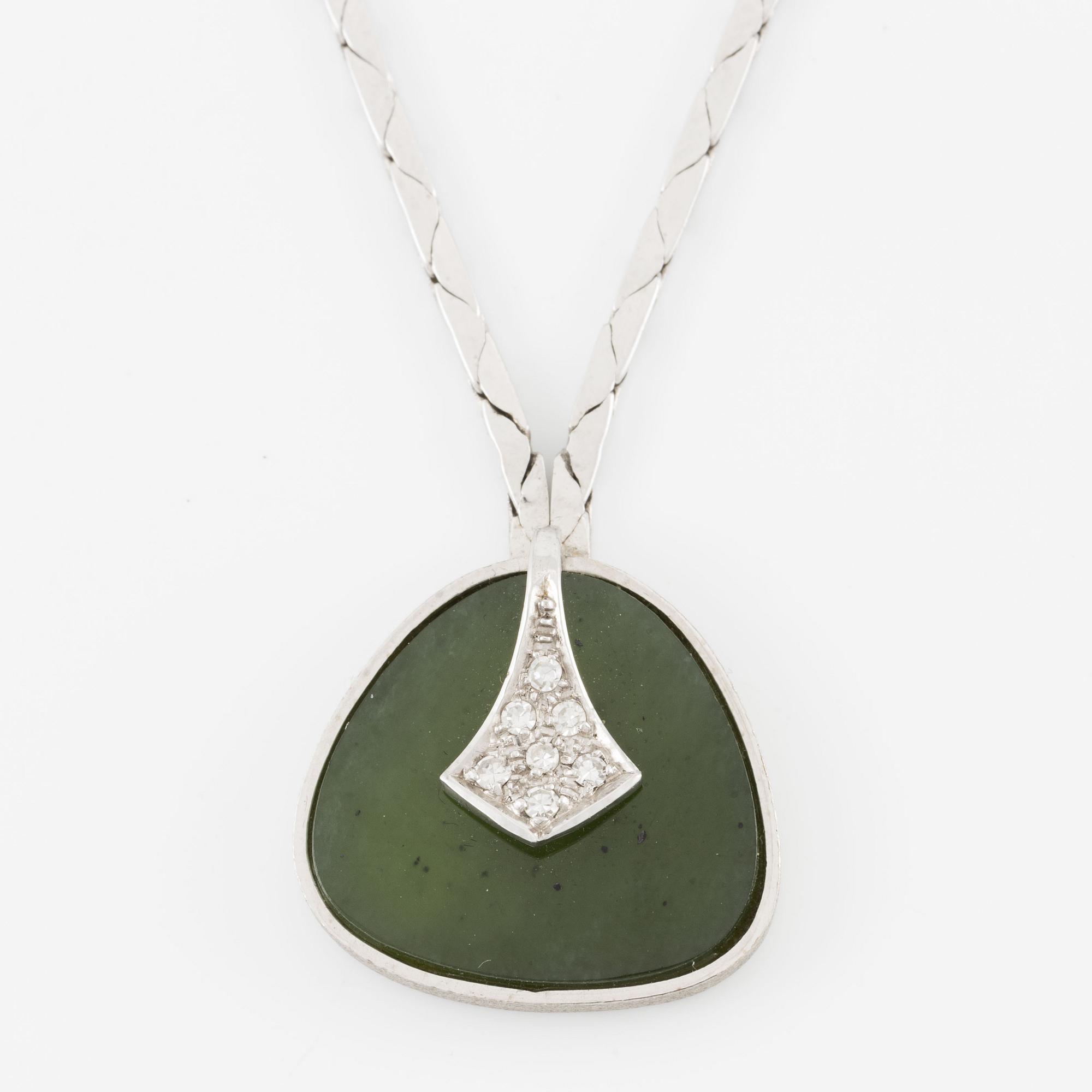 Necklace, 18K white gold with green stone and small octagon-cut diamonds.
