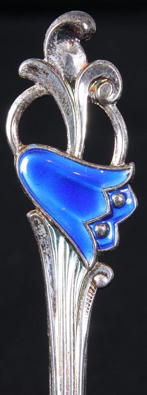 SALT OCH PEPPARKAR, sterlingsilver samt emalj, Norge. SKED, sterlingsilver samt emalj, Norge. Samt SKEDAR, 2 st silver, Rosenholm.