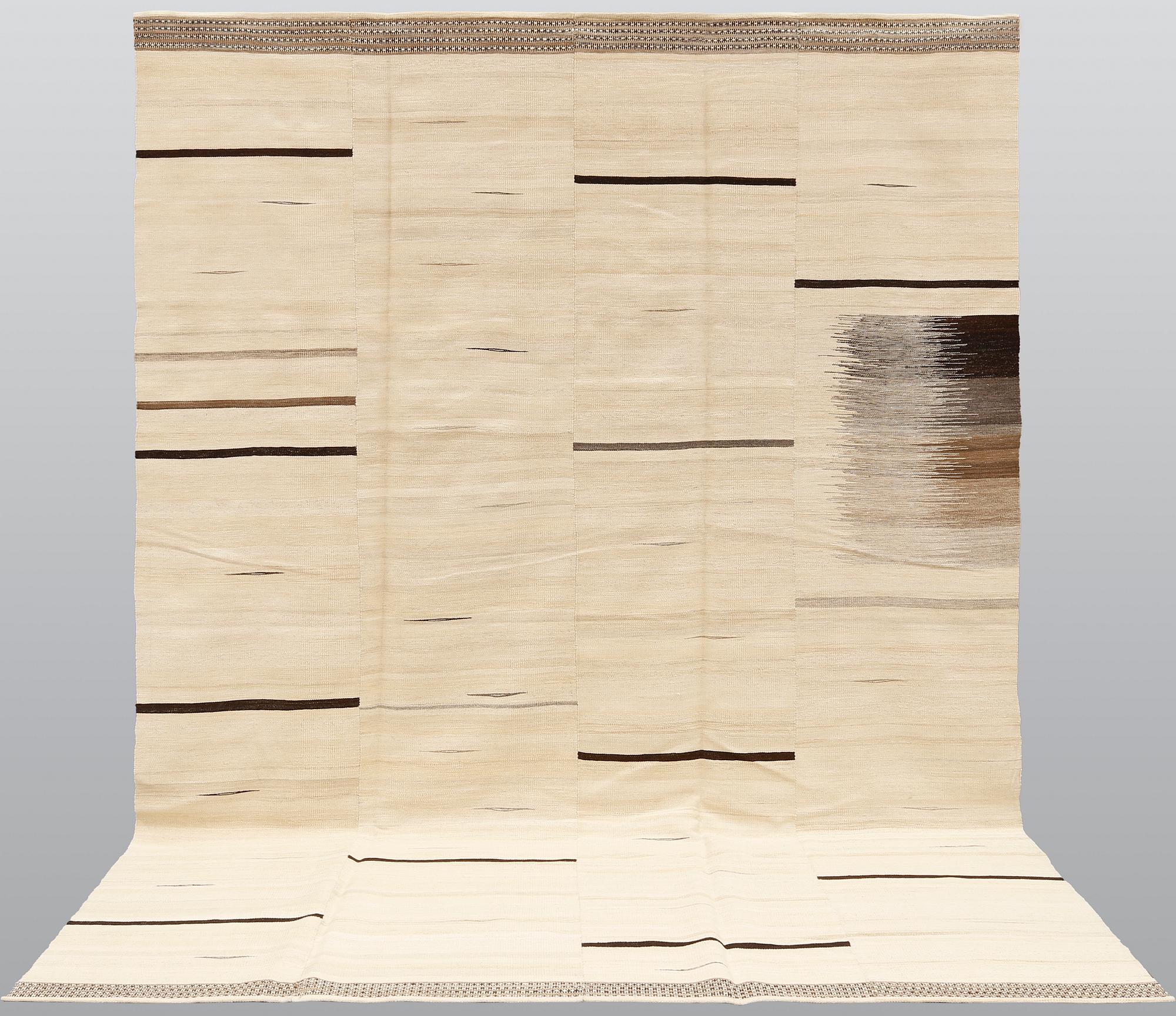 Matta, orientalisk slätväv, ca 314 x 221 cm.