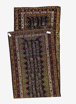 GALLERIMATTA, semiantik Shiraz, ca 368x106.