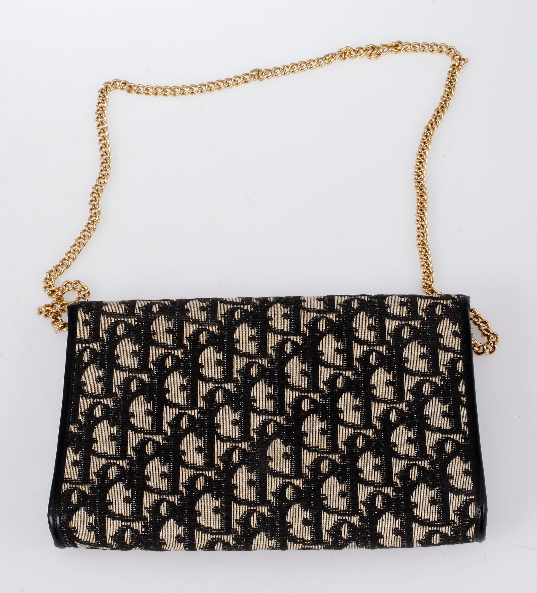AXELREMSVÄSKOR, 2st, Dior, 1970-tal.