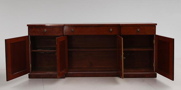 SIDEBOARD, England, 1900-talets första hälft.