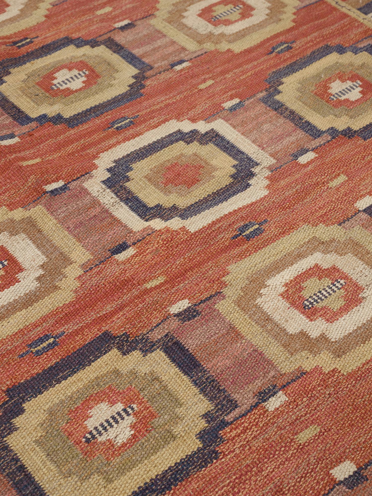 Märta Måås-Fjetterström, Matta, "Röda Åttan", rölakan, ca 298,5-301 x 202-205,5 cm, signerad MMF.