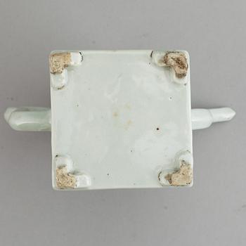 A pair of famille rose vases, and a tea pot, Qing dynasty, 19th Century and circa 1900.