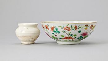 SKÅL samt KRUKA, 2 st, Kina, bl a troligen Qing 1800-tal.