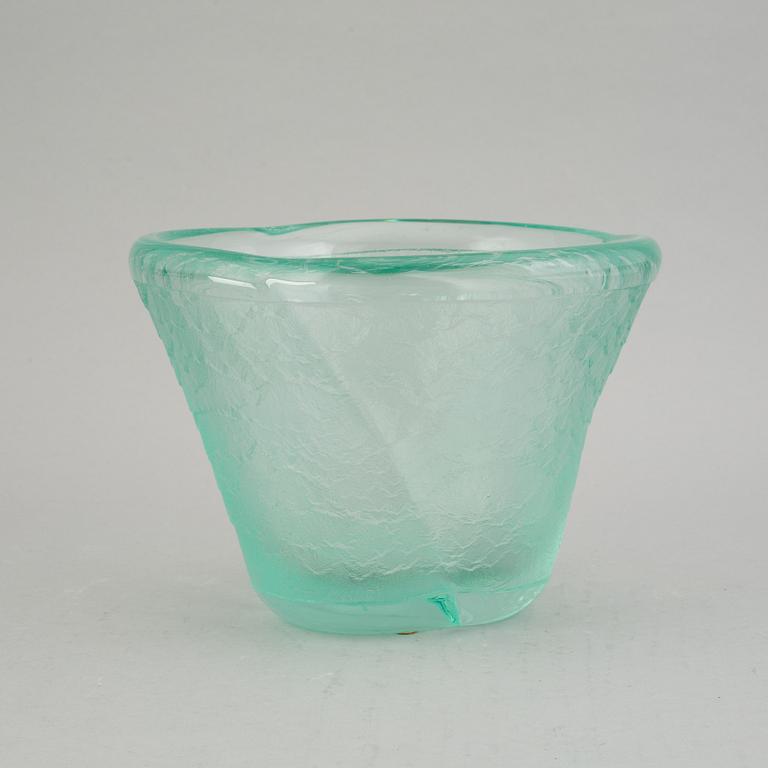 A Daum glass vase, Nancy, France.