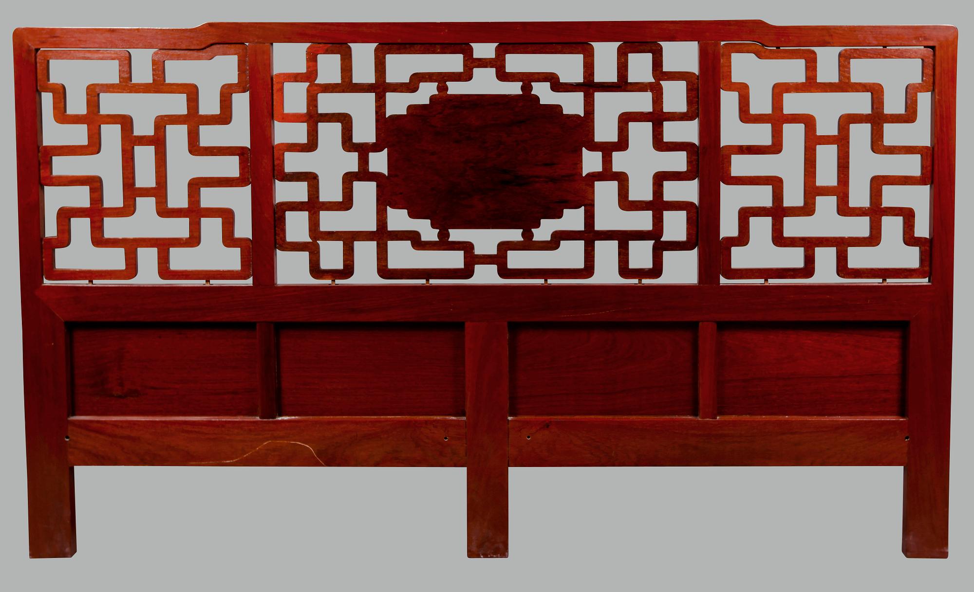 SÄNGGAVEL, rosewood, Kina, 1900-talets andra hälft.