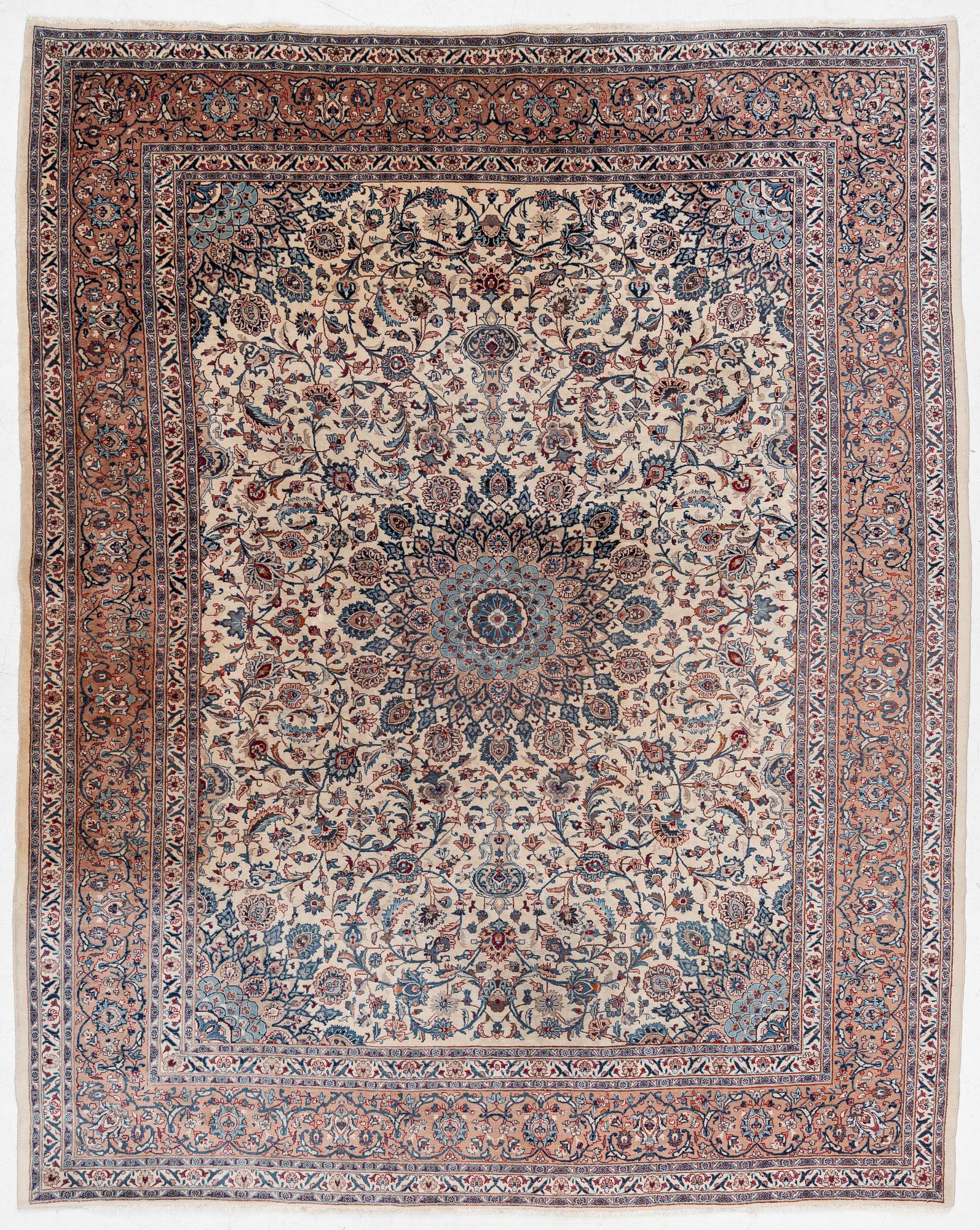 A Tabriz carpet, a. 373 x 286 cm.