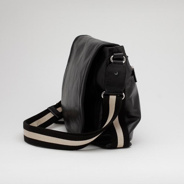 BALLY, a black leather mens messenger bag, "TRIAR-SM".