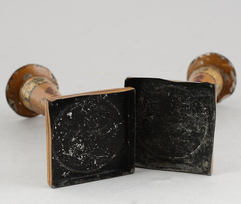 LJUSSTAKAR, 1 par, bemålad plåt, empire, 1800-talets första hälft.