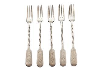 121. DESSERTGAFFLAR, 5 st, 84 silver. Otydlig kontrollstämpel 1896-1908. Stämplade AH. Tot. vikt ca 113 g.