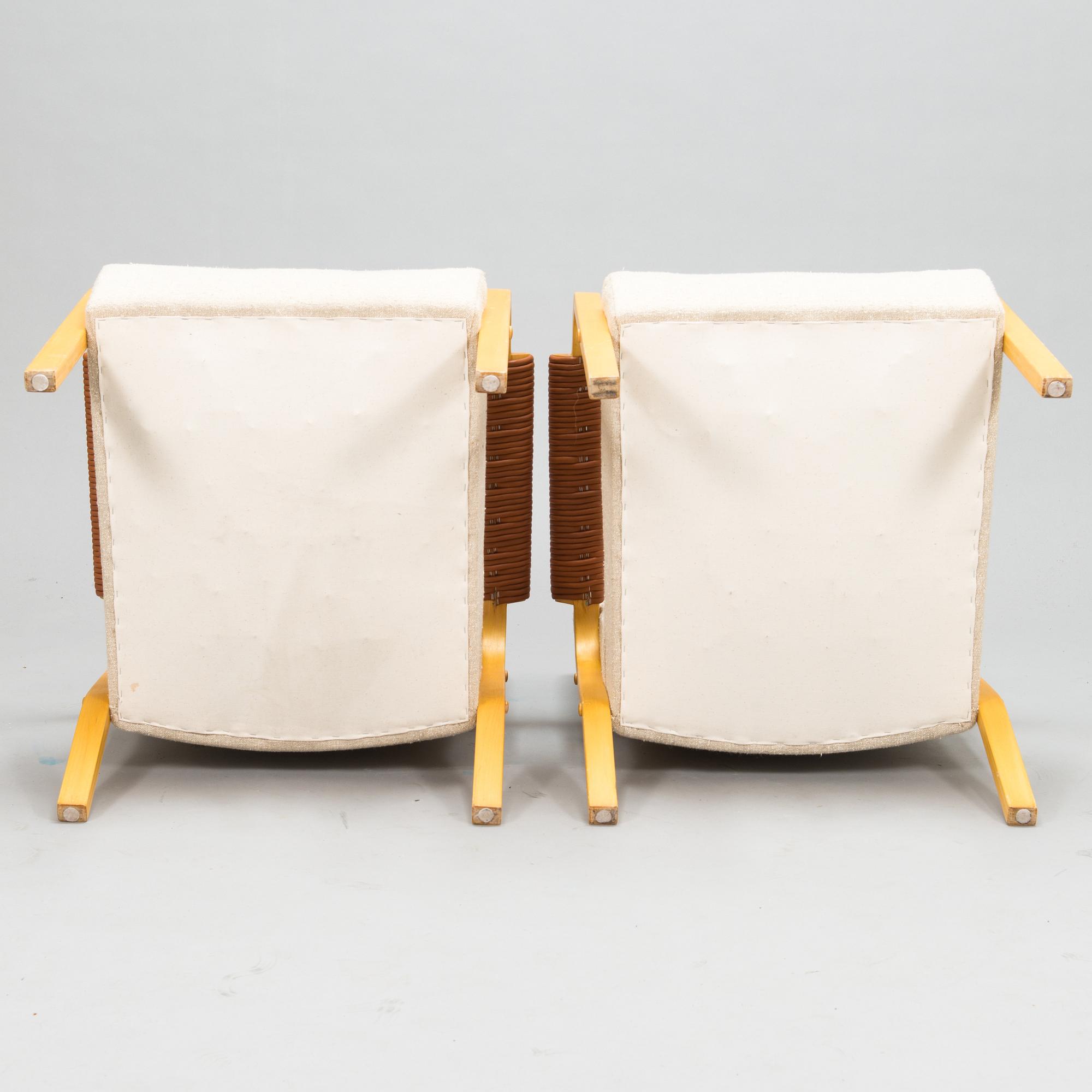 Alvar Aalto, a pair of late 20th century '47' armchairs for Artek.
