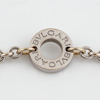 A Bulgari "Parentesi" pendant with a chain.