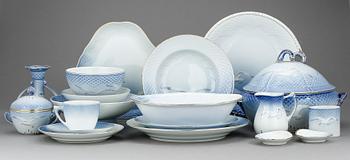 MATSERVIS, porslin, 57 delar, "Måsen", Bing & Gröndahl.