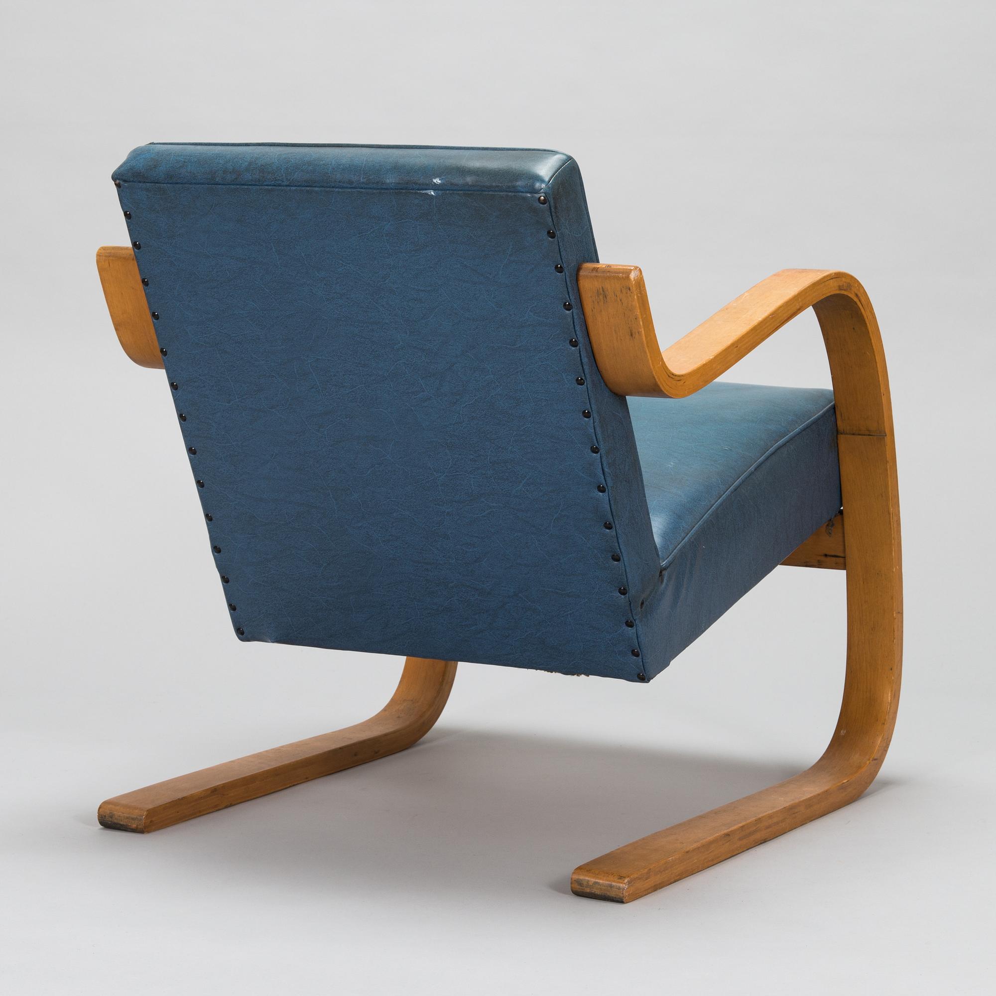 Alvar Aalto, A mid-20th century '34' armchair for  O.Y. Huonekalu- ja Rakennustyötehdas A.B. Finland.