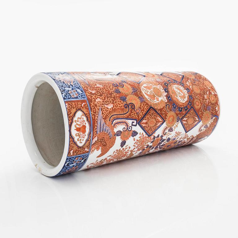 Paraplyställ, porslin, Japan, 1900-talets första hälft.