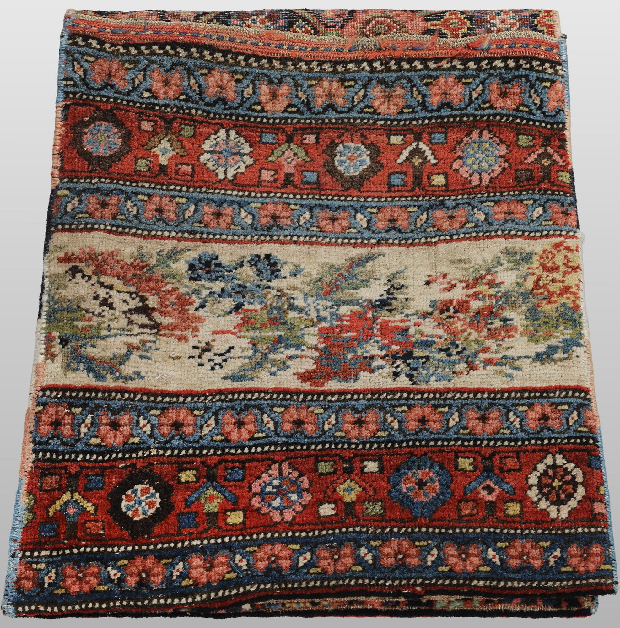 Rug, oriental, semi-antique Bidjar, 125 x 52 cm.