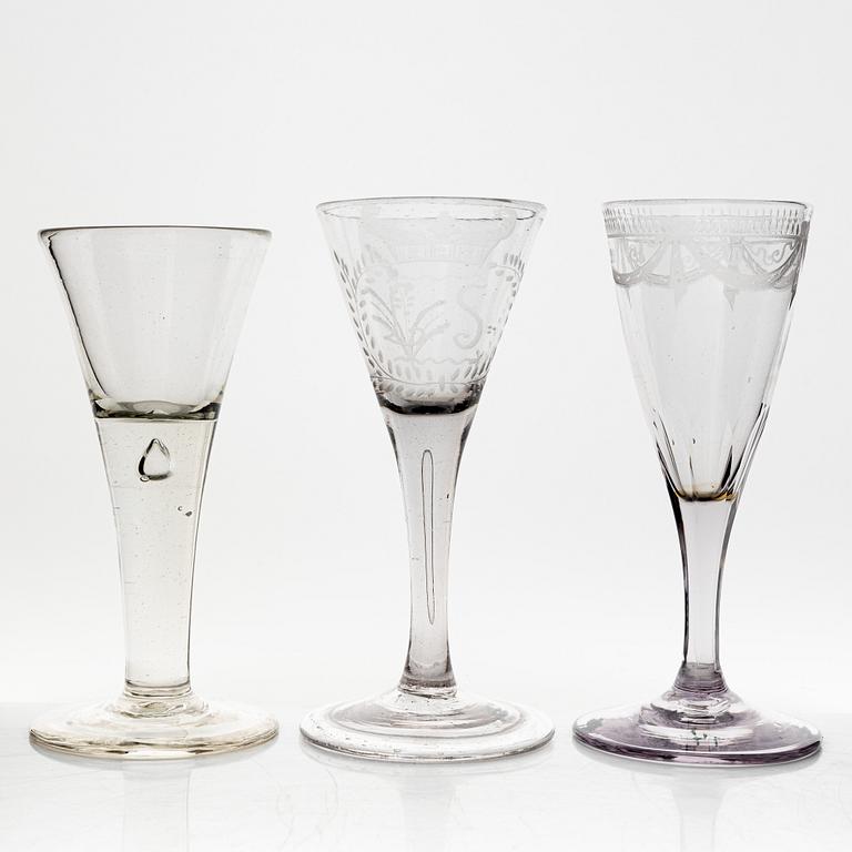 Spetsglas, tre stycken, 17/1800-tal.