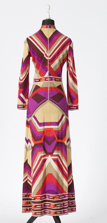 LÅNGKLÄNNING, Leonard.