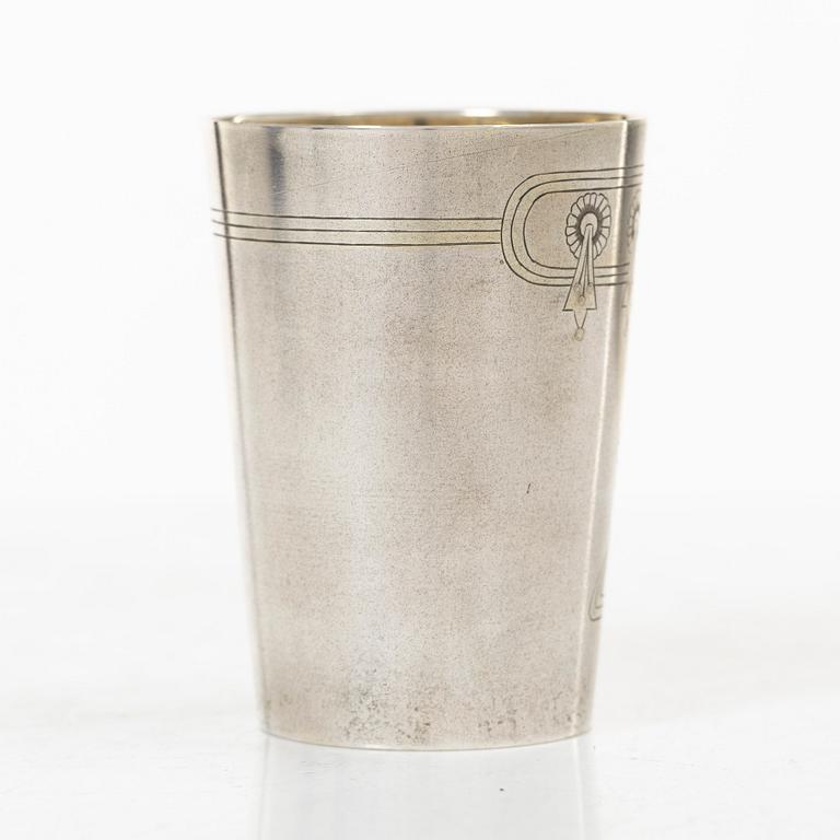 A Russian silver cup, Moscow, 1908-26.