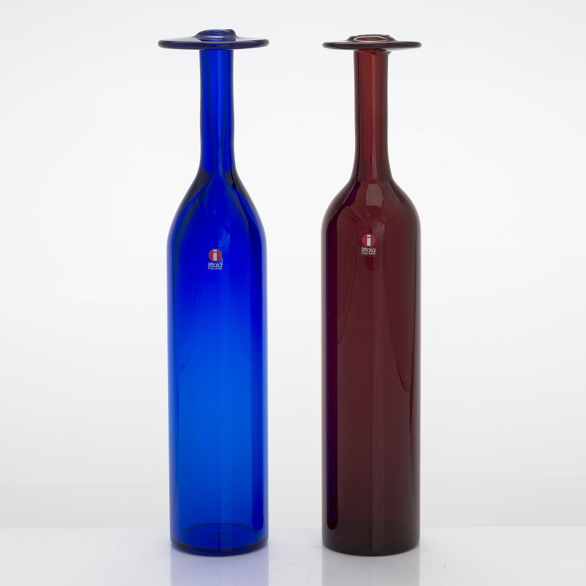 Oiva Toikka, two glass  bottles signed Oiva Toikka Nuutajärvi 320/2000 and 161/2000.