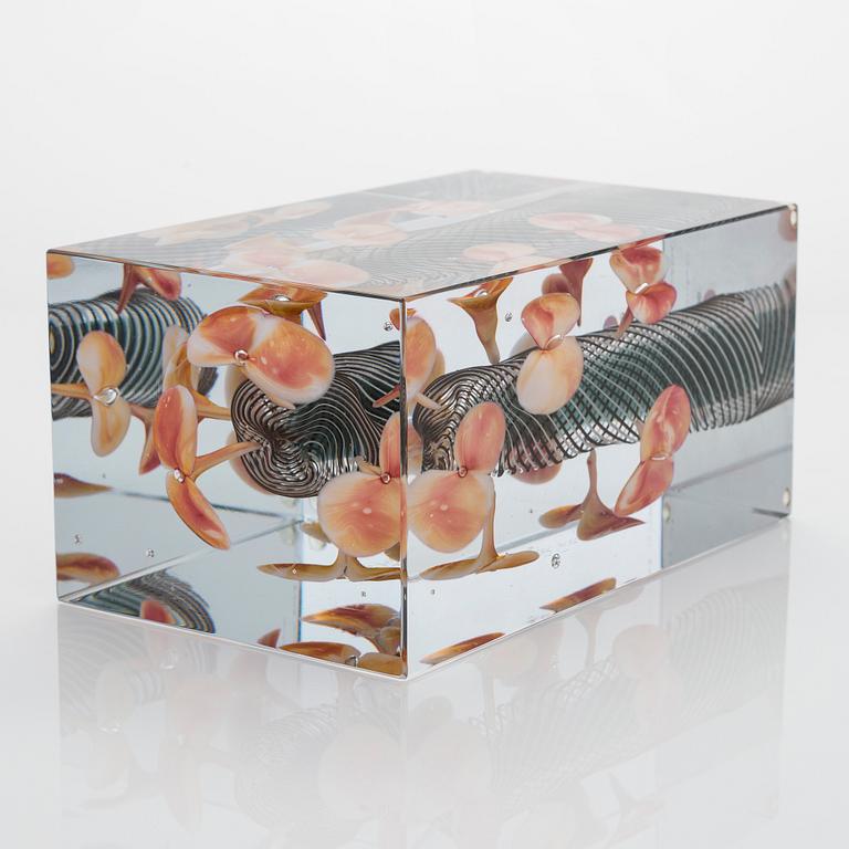 Oiva Toikka, A Jubilee cube, 'Sakurano Hana', Pro Arte, signed Oiva Toikka Nuutajärvi Notsjö 2008, numbered 151/200.