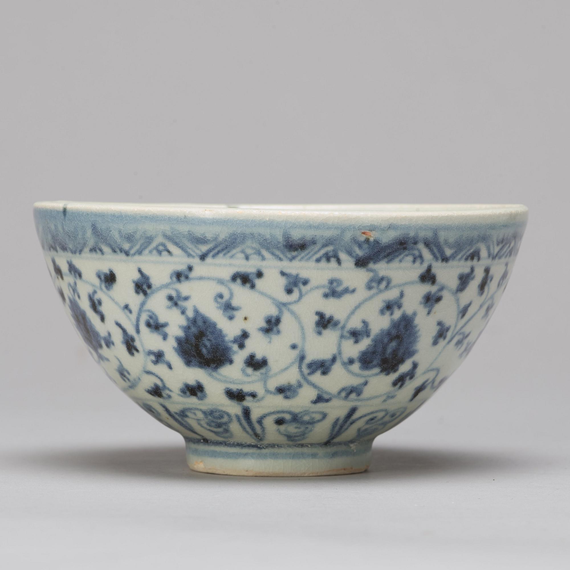 SKÅL, VAS samt FAT, porslin. Thailand, 16/1700-tal.