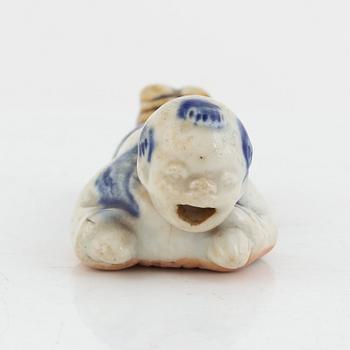 Netsuke, porcelain, Hirado ware, Meiji (1868-1912).
