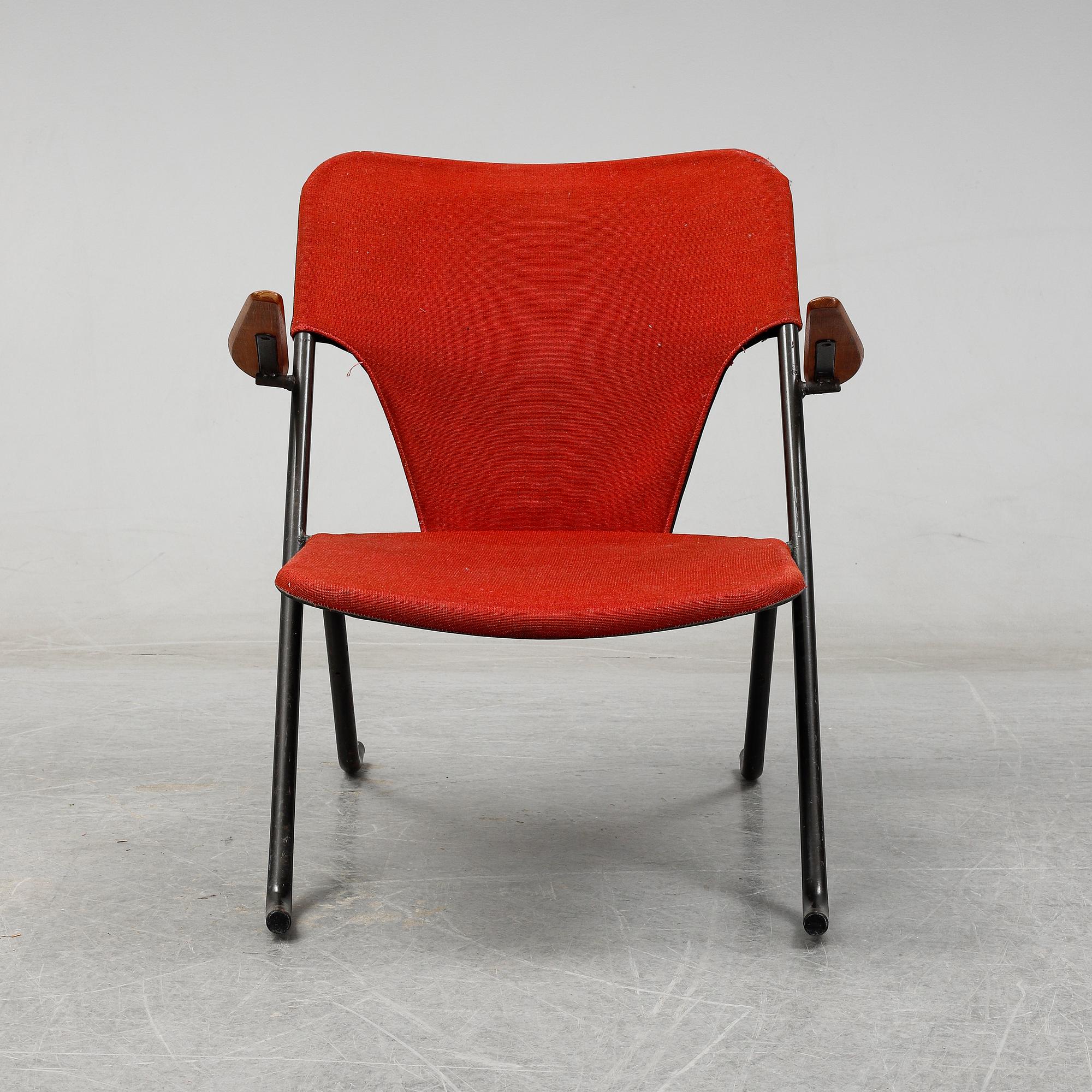 A mid 20th century armchair.