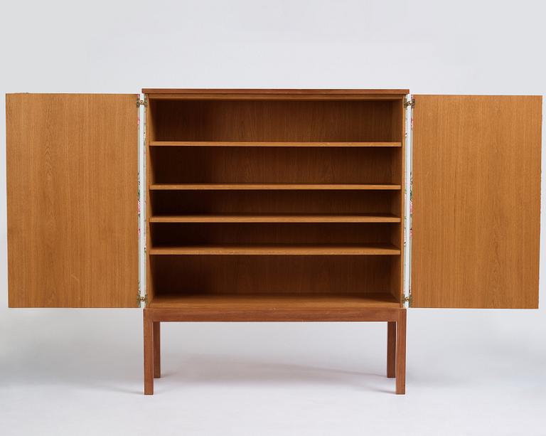 Josef Frank, skåp, Firma Svenskt Tenn, sannolikt 1930-40-tal.