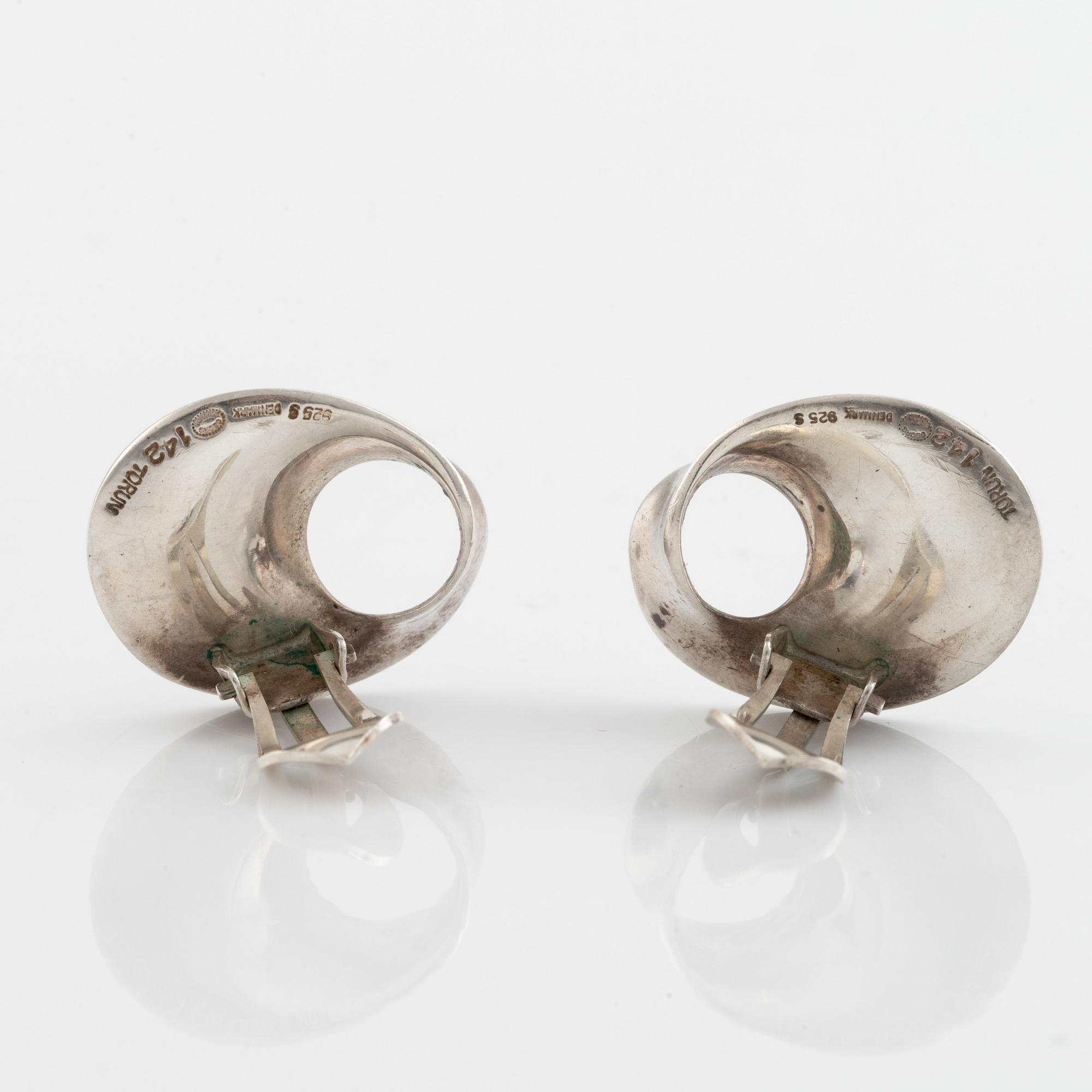 Vivianna Torun Bülow-Hübe,  silver "Möbius",earrings and brooch, Georg Jensen.