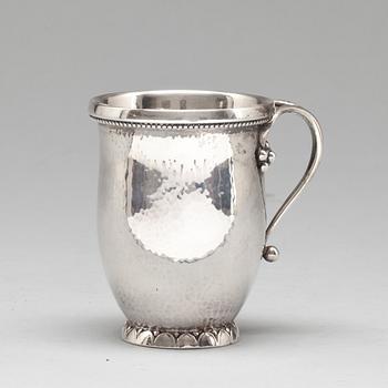 MUGG, sterling silver, Georg Jensen, Köpenhamn. Vikt c:a 140 g.